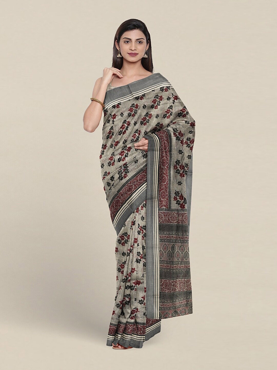 

Pothys Floral Printed Pure Cotton Saree, Grey