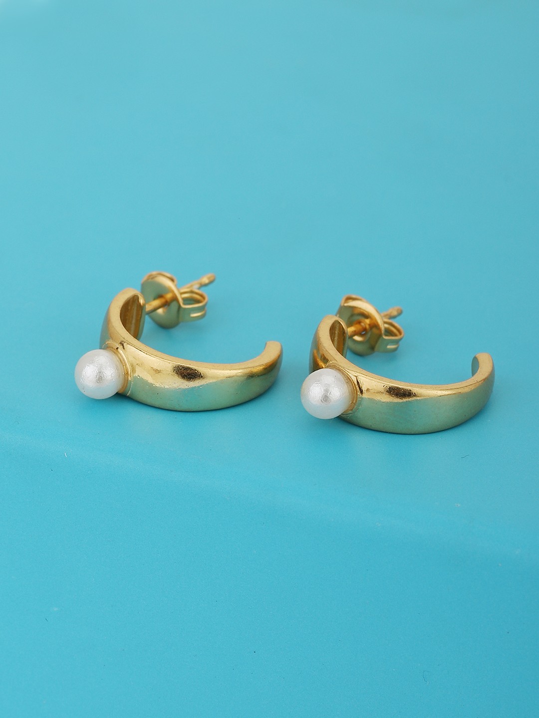 

Carlton London 18Kt Gold Plated Classic Half Hoop Earrings with Pearl