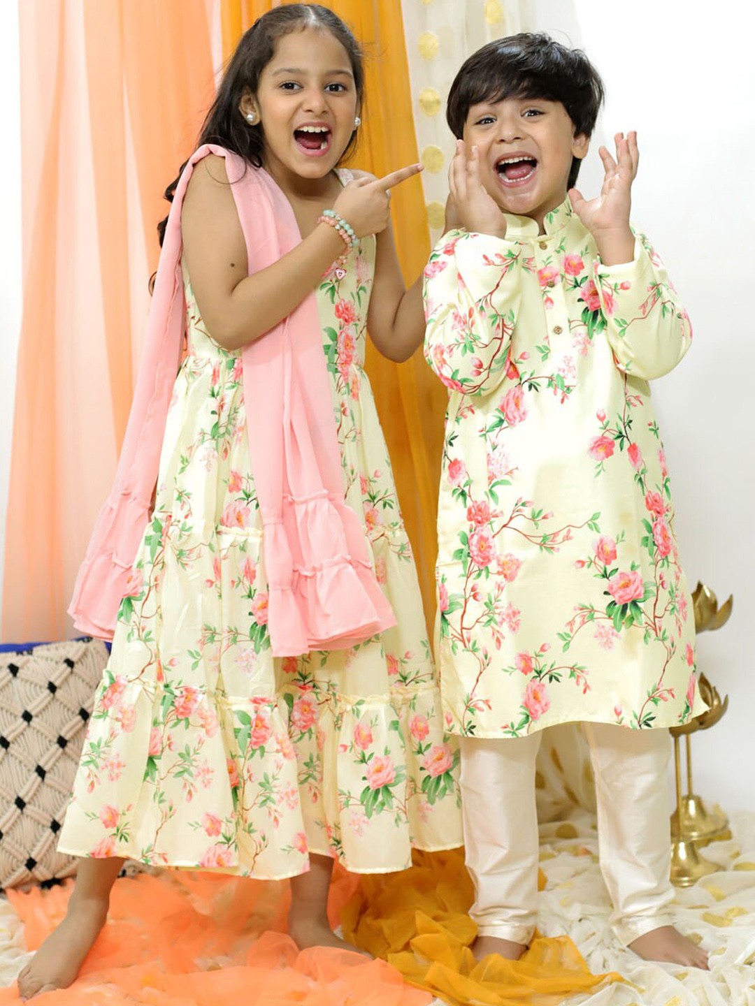 

VASTRAMAY Boys Mandrain Collar Floral Printed Regular Kurta with Pyjamas, Yellow