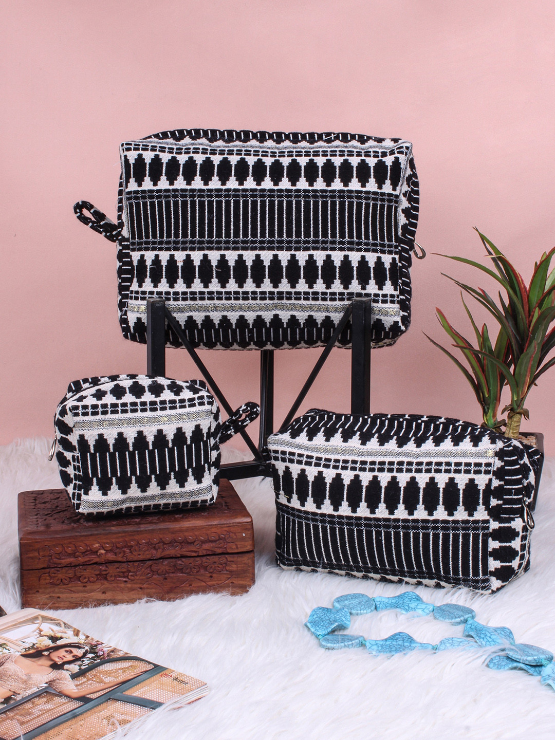 

STITCHNEST Set Of 3 Printed Acrylic Travel Pouch, Black