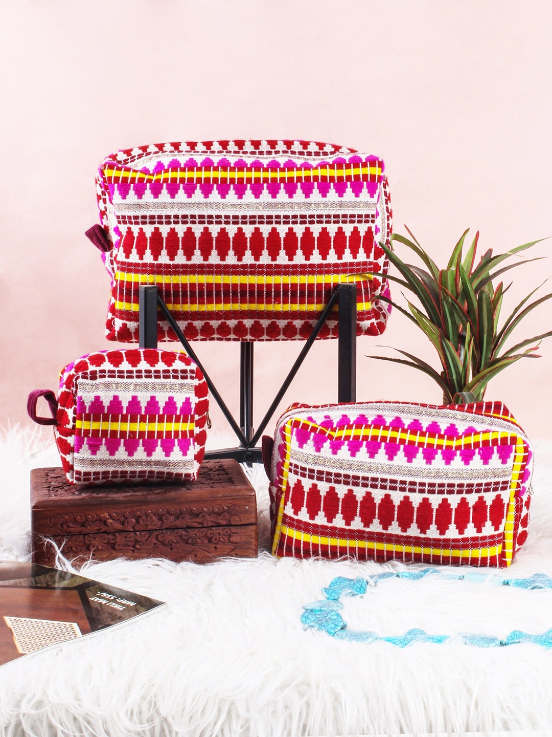

STITCHNEST Set Of 3 Printed Acrylic Travel Pouch, Pink