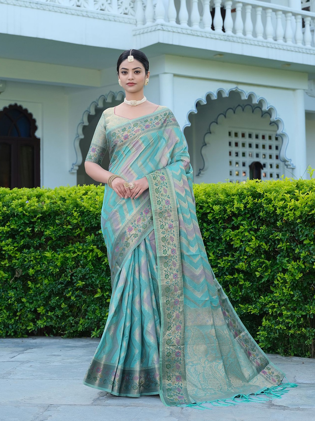 

Dori Ethnic Motifs Woven Design Zari Organza Saree, Blue