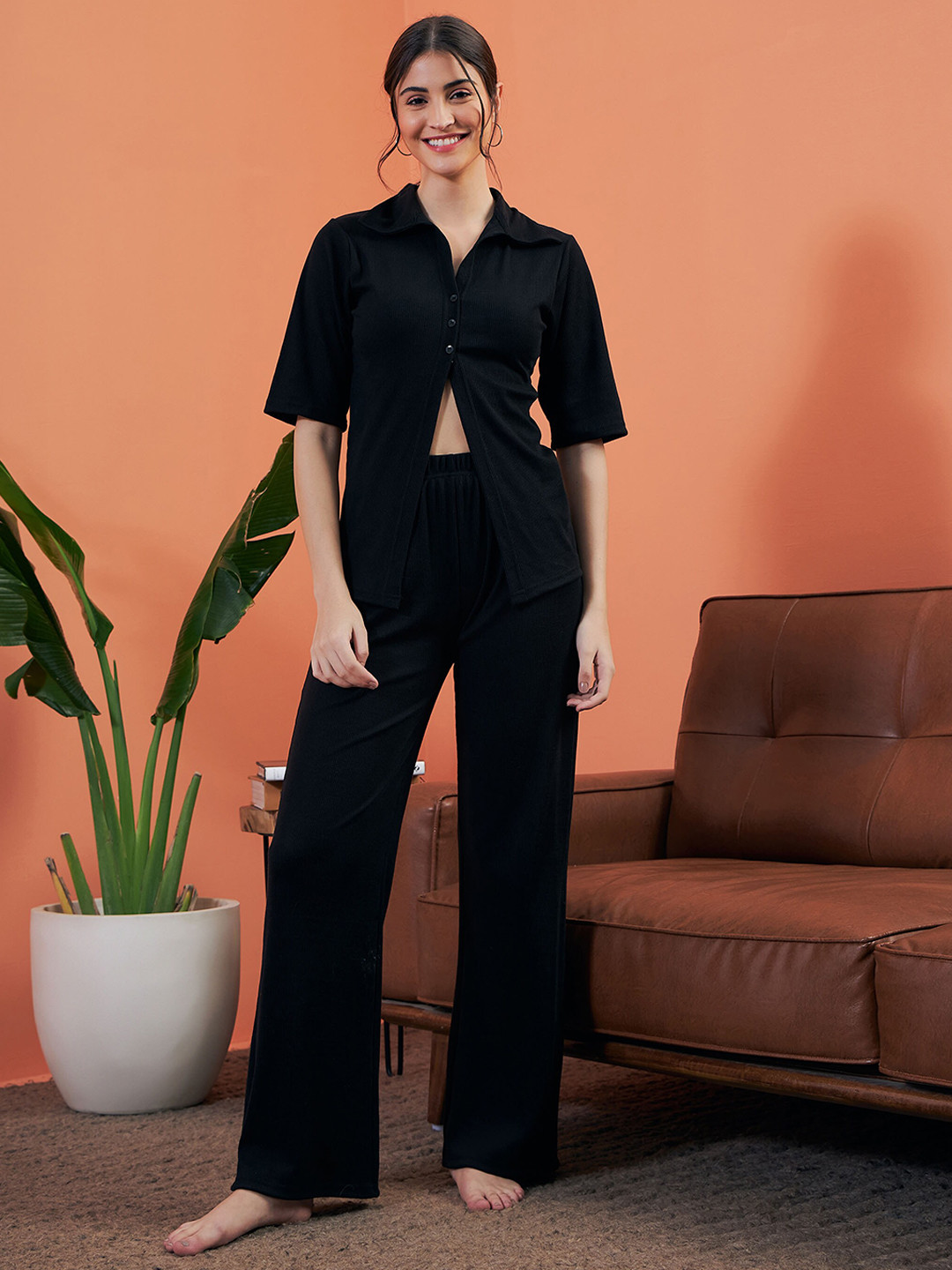 

SASSAFRAS alt-laze Ribbed Shirt Collar Night suit, Black