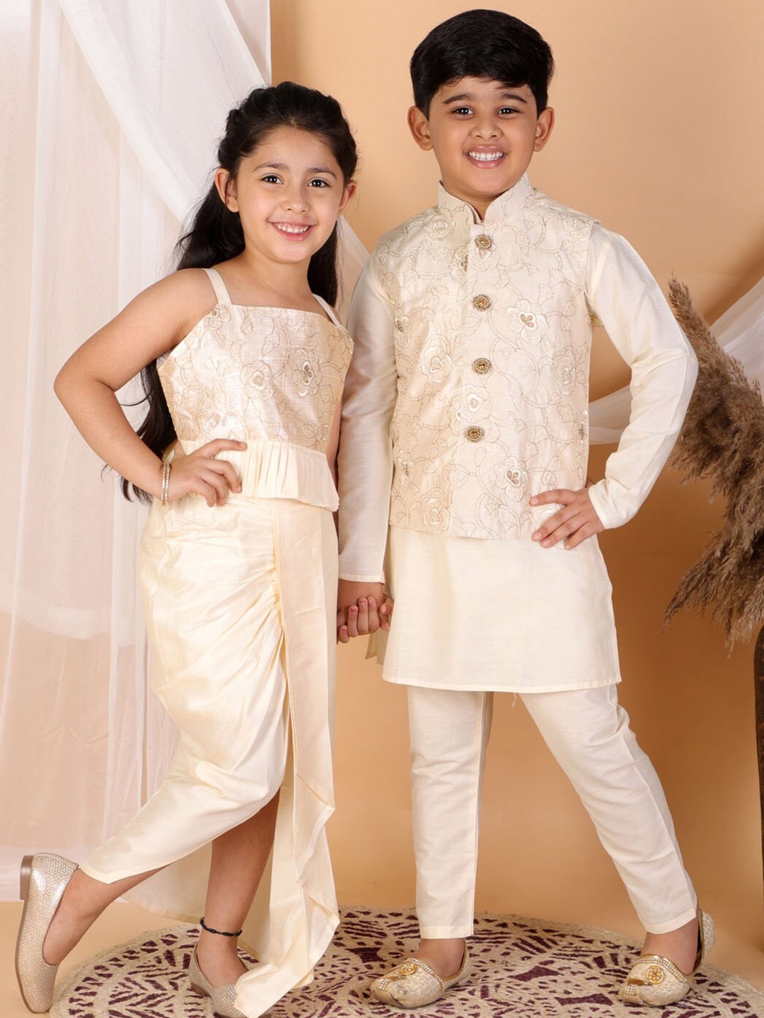 

VASTRAMAY Girls Embellished Top With Skirt, Cream