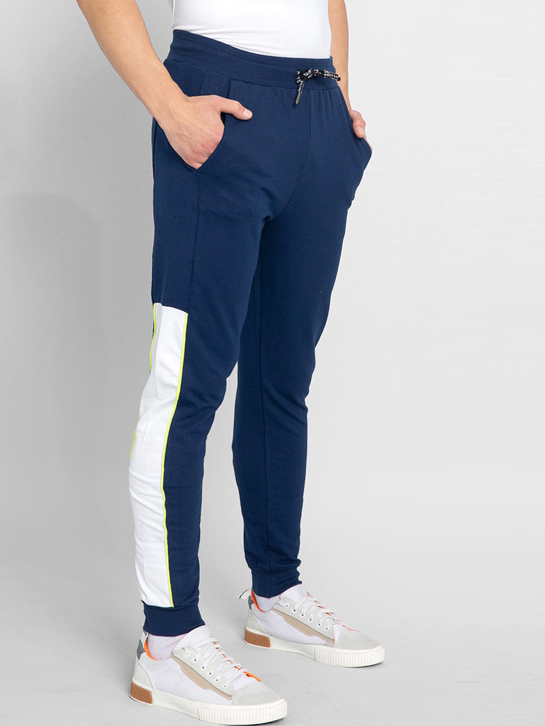 

Snitch Men Navy Blue & White Smart Skinny Fit Cotton Joggers