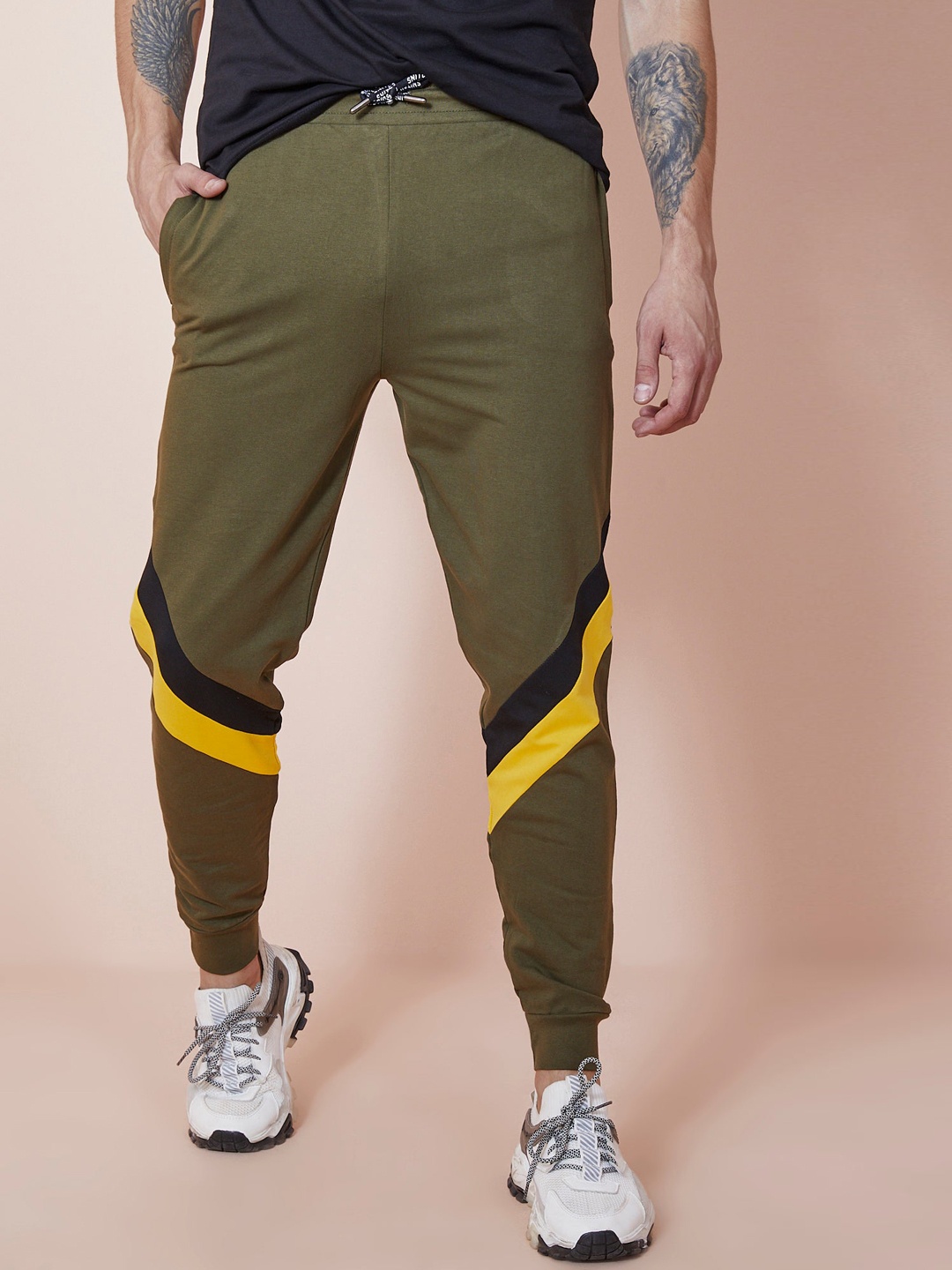 

Snitch Men Olive Green & Yellow Smart Skinny Fit Cotton Joggers