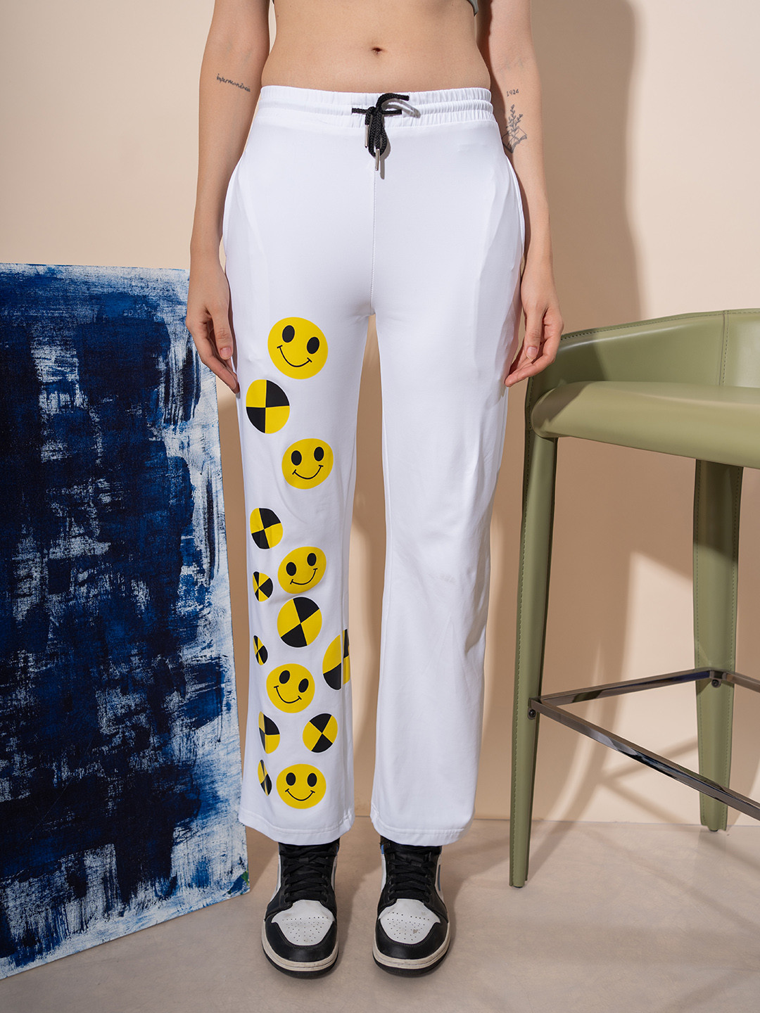

Stylecast X Hersheinbox Women Printed Relaxed High-Rise Trousers, White