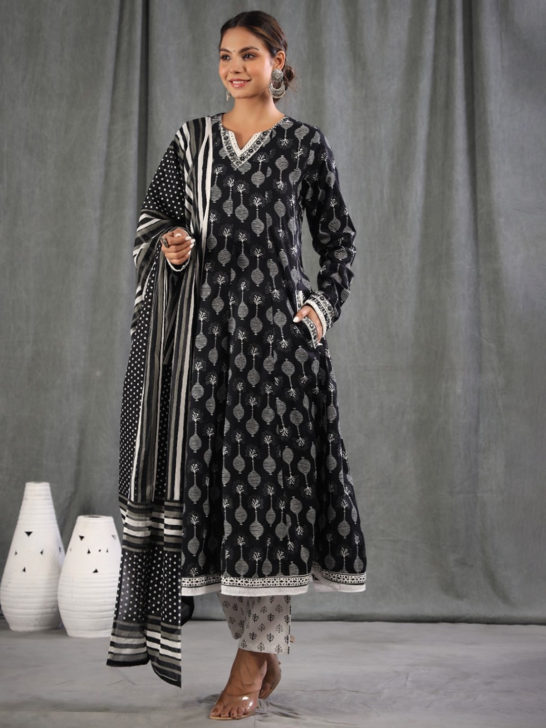 

INDYES Floral Printed V-Neck Thread Work Pure Cotton Kurta With Trousers & Dupatta, Black