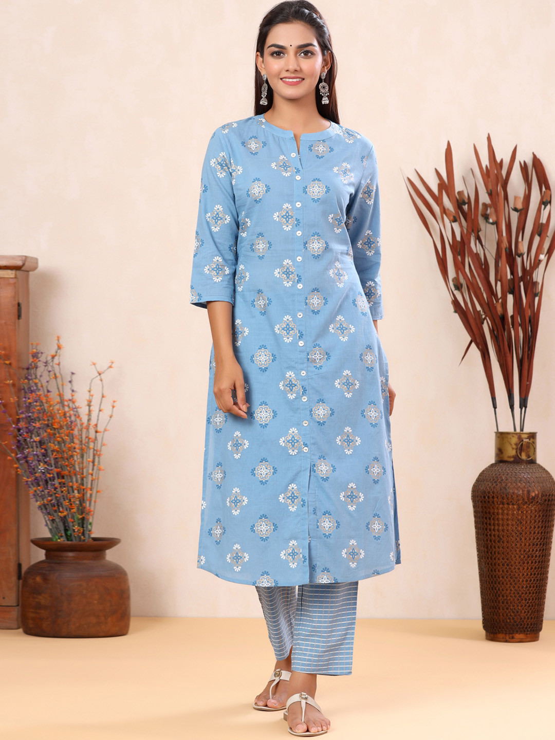 

Sangria Blue Ethnic Motifs Printed Mandarin Collar Pure Cotton Kurta With Trouser