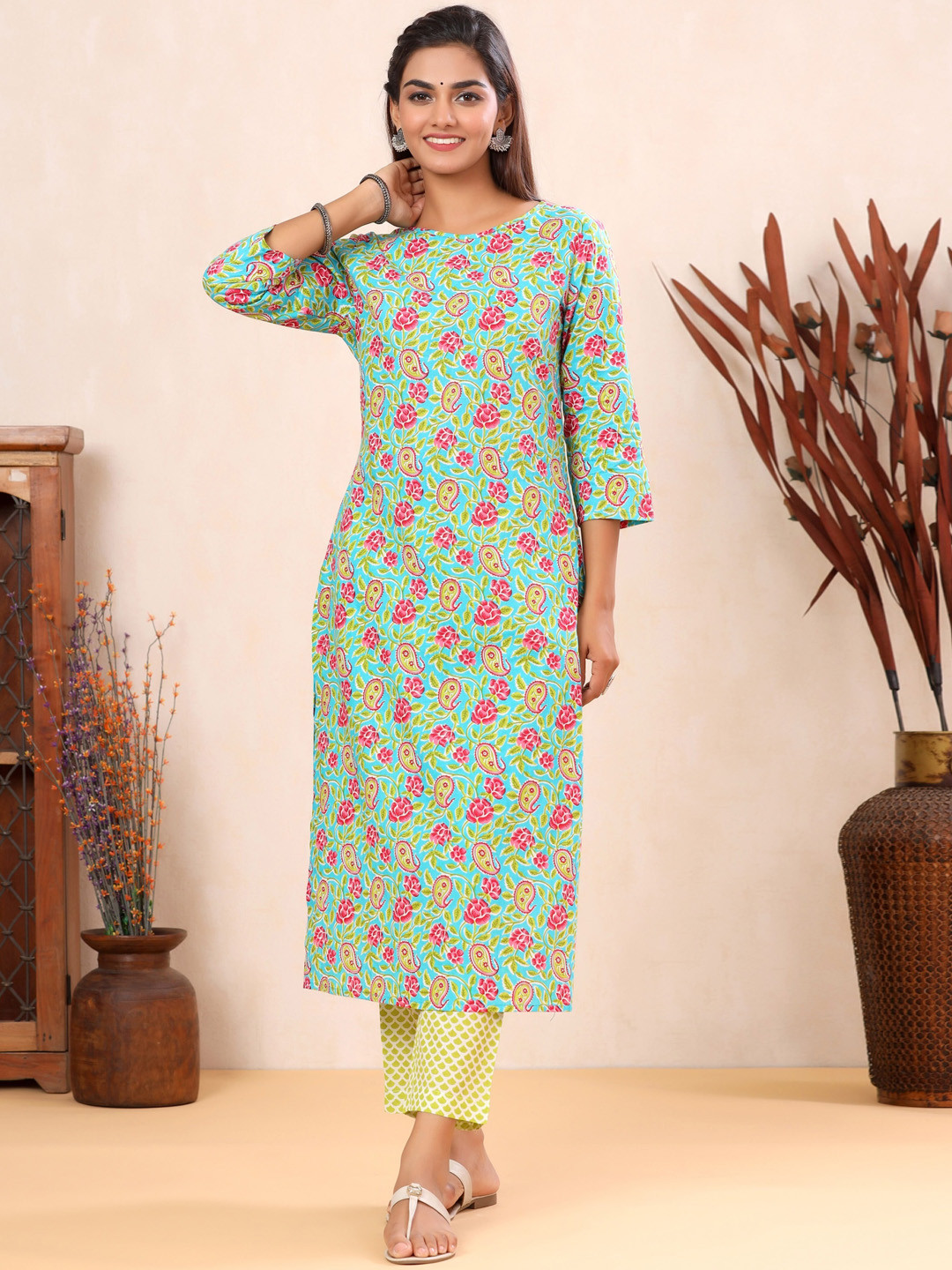 

Sangria Blue Paisley Printed Pure Cotton Kurta With Trousers