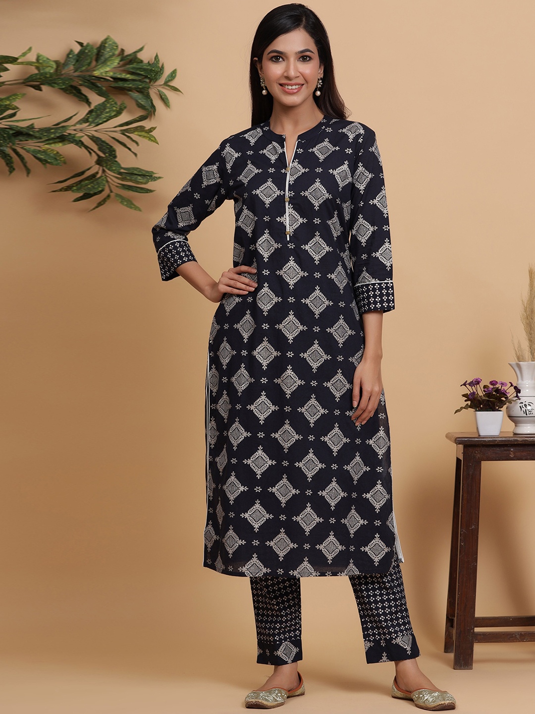 

Sangria Ethnic Motifs Printed Mandarin Collar Pure Cotton Kurta With Trousers, Blue