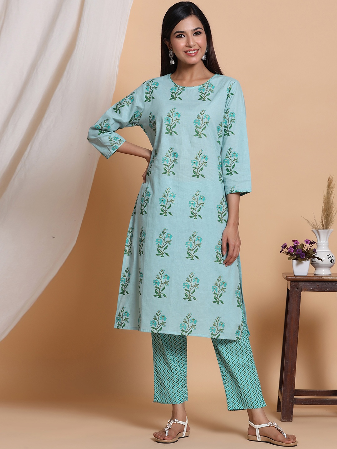 

Sangria Blue Floral Printed Pure Cotton Straight Kurta with Trousers