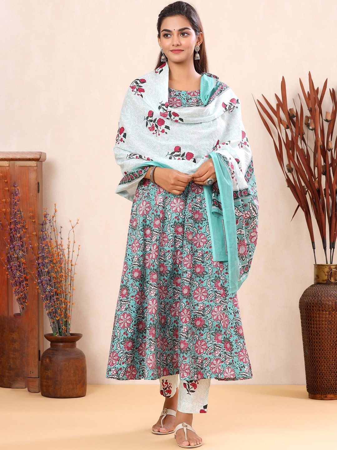 

Sangria Floral Printed Pure Cotton Anarkali Kurta & Trouser With Dupatta, Green
