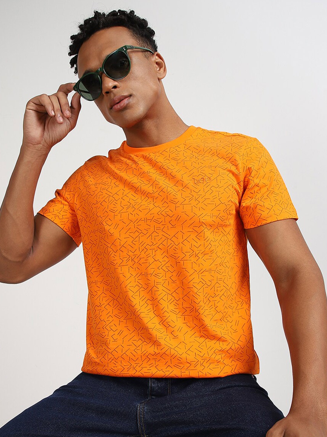 

Lee Men Abstract Printed Slim Fit Cotton T-shirt, Orange