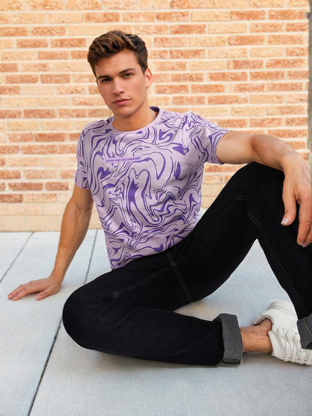 

Lee Men Abstract Printed Round Neck Cotton T-shirt, Purple