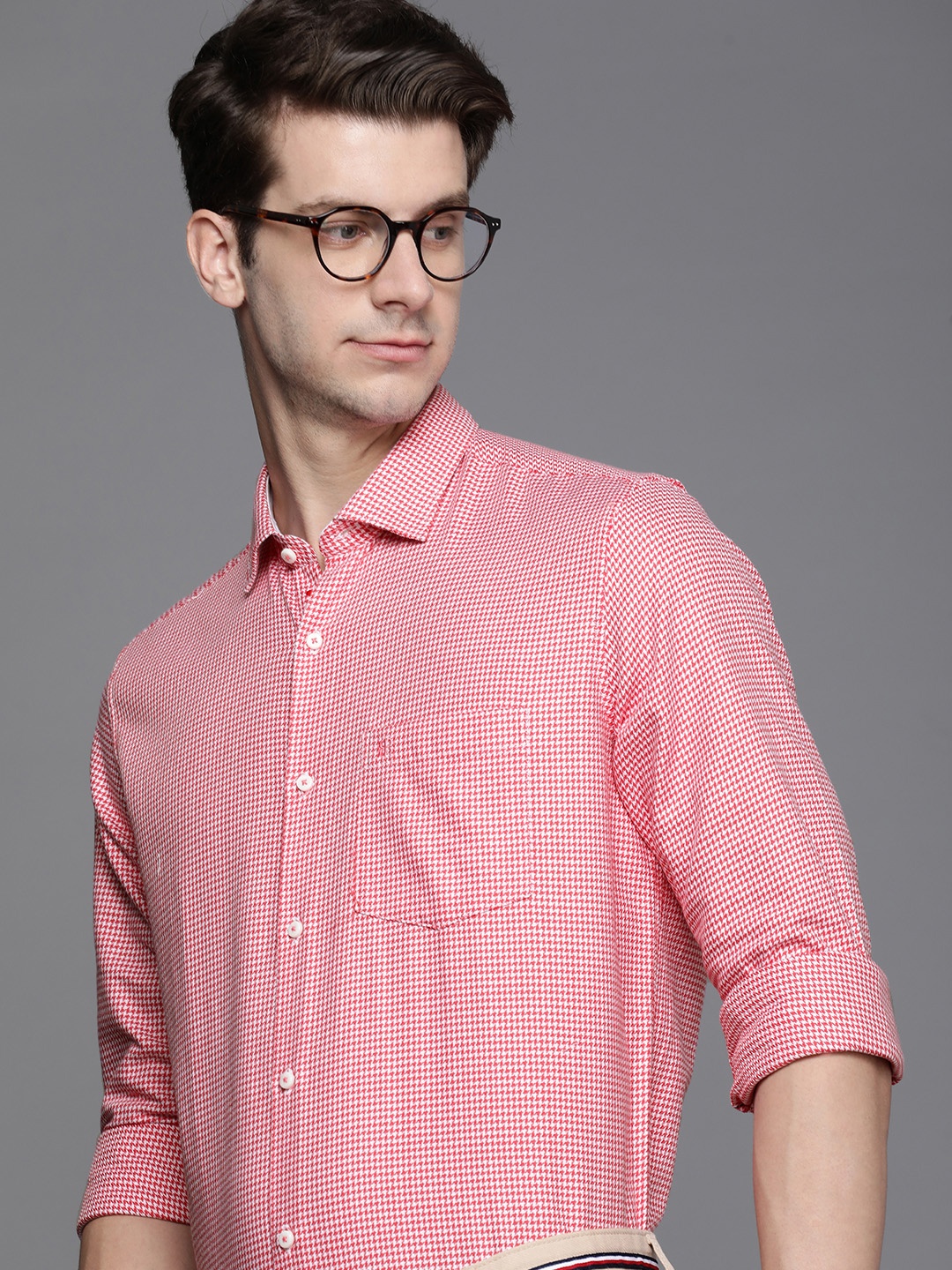 

Raymond Contemporary Fit Abstract Printed Pure Cotton Semiformal Shirt, Red