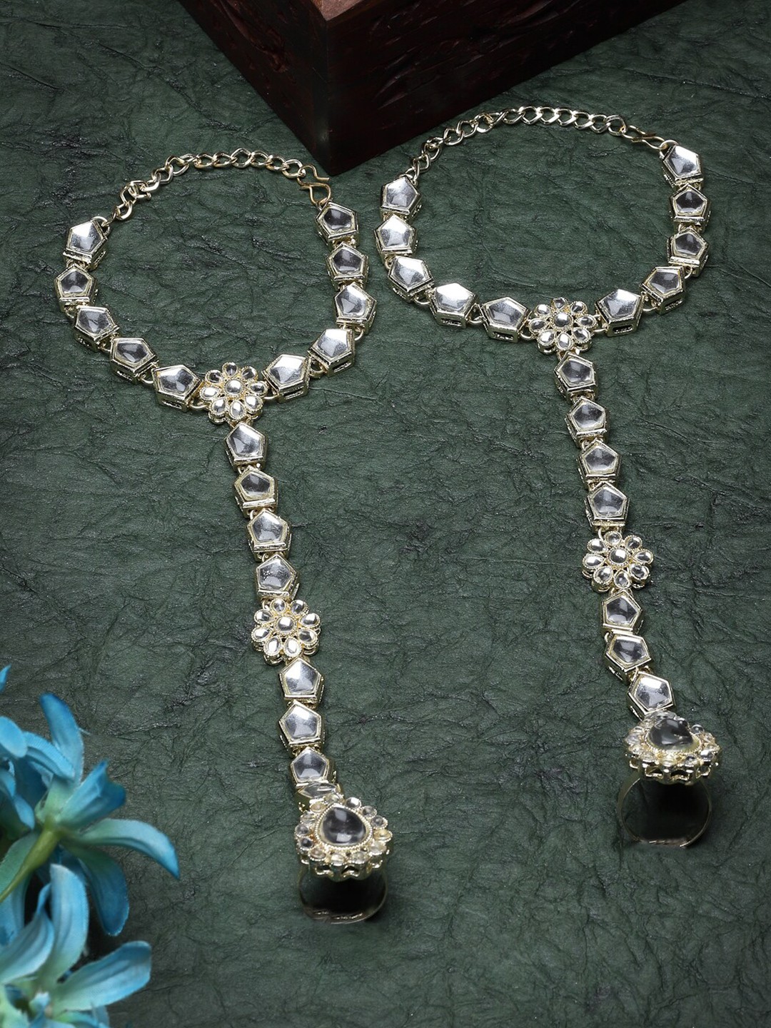 

NVR Set Of 2 Kundan Ring Bracelet, Silver