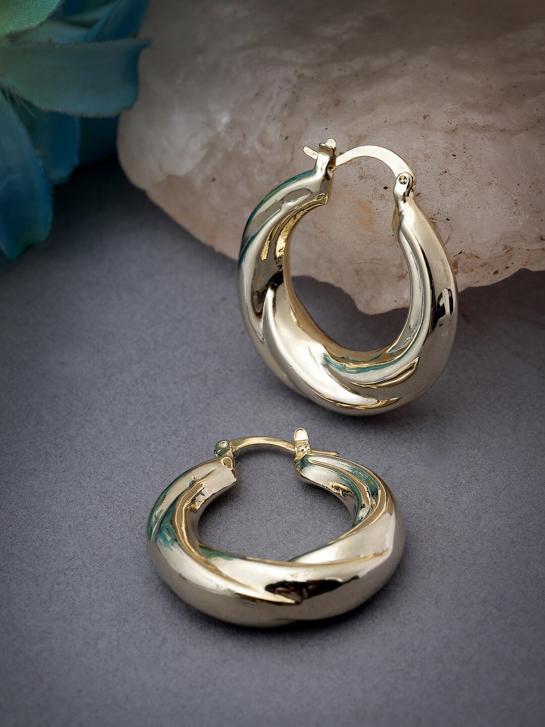 

NVR Circular Hoop Earrings, Gold