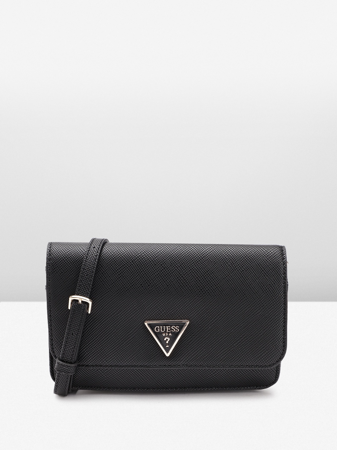 

GUESS Women Textured Purse, Black