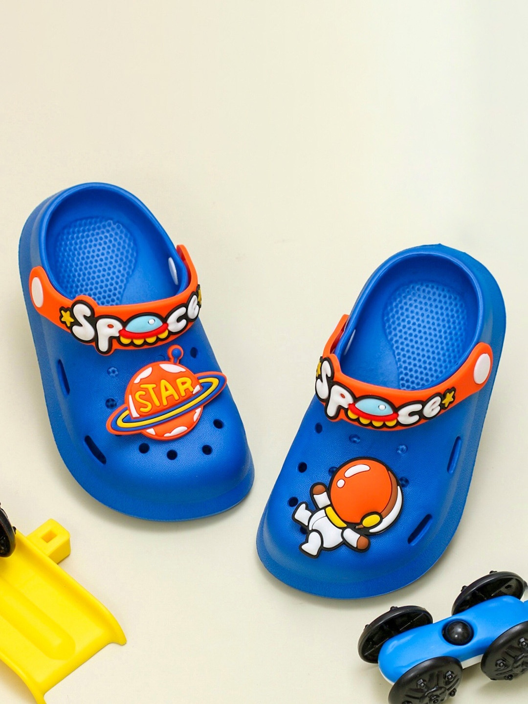 

Yellow Bee Boys Space and Astronaut Applique Clogs, Blue