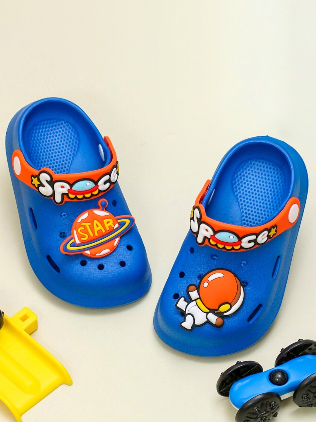 

Yellow Bee Boys Space and Astronaut Applique Clogs, Blue