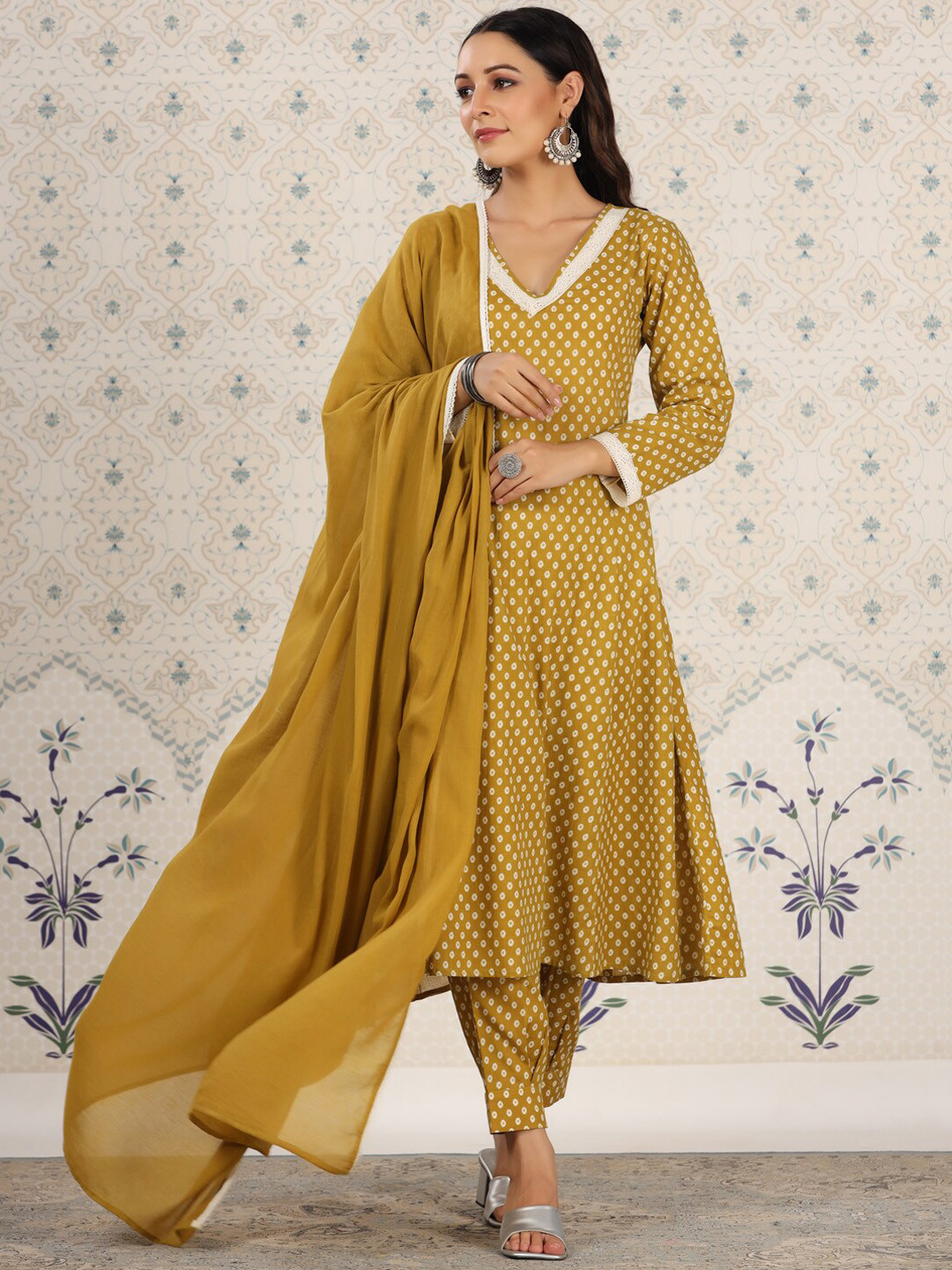 

Ode by House of Pataudi Floral Printed Pure Cotton A-Line Kurta & Trousers With Dupatta, Yellow
