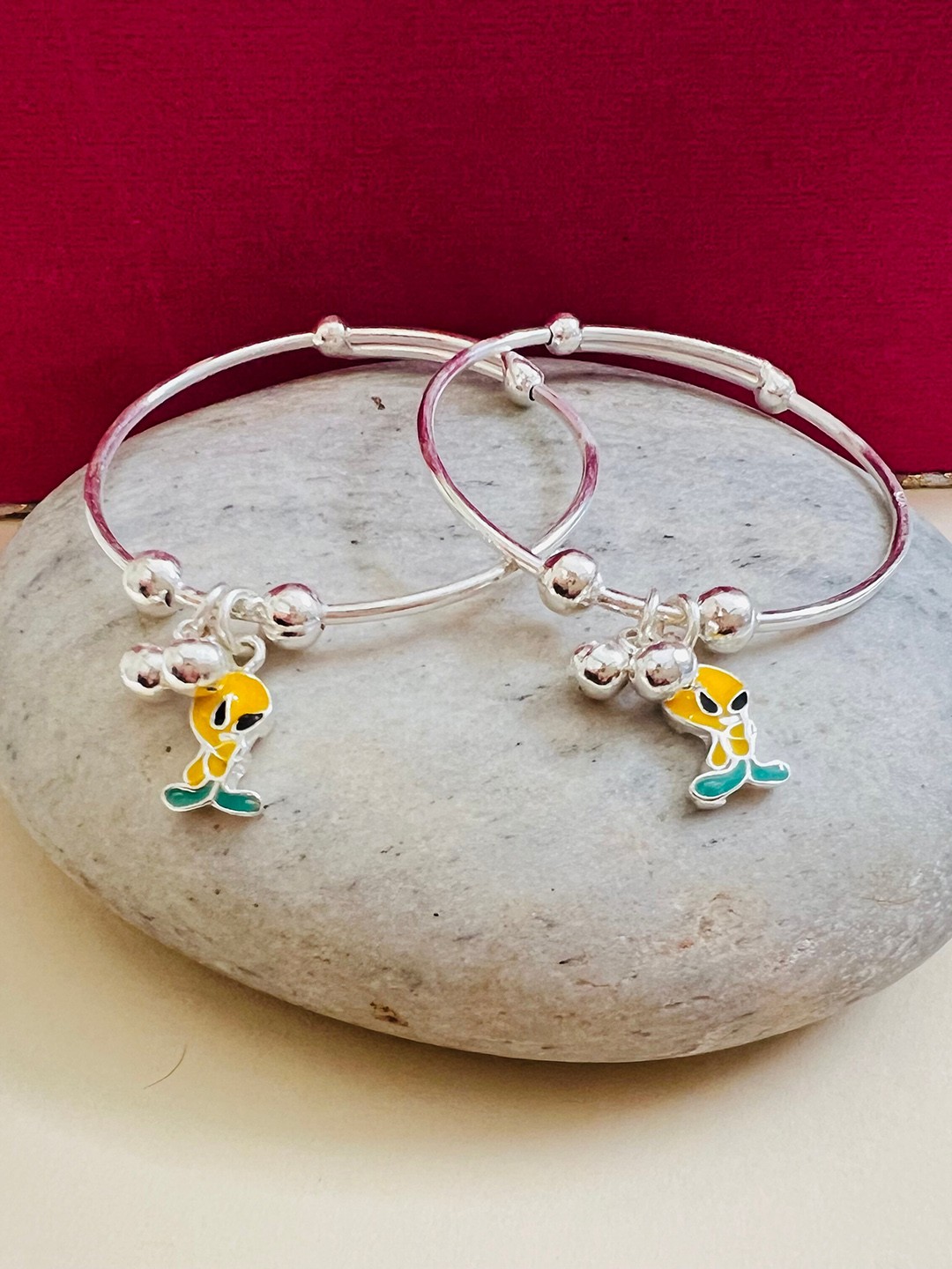 

Arte Jewels Kids 925 Sterling Silver Tweety Bangle