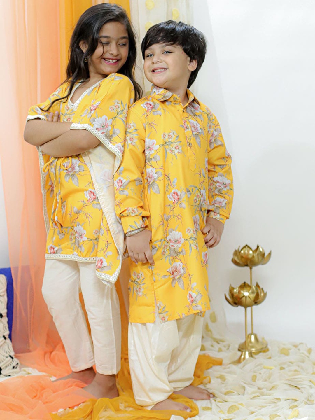 

VASTRAMAY Girls Floral Printed Mirror Work Kaftan Kurta With Trousers, Yellow