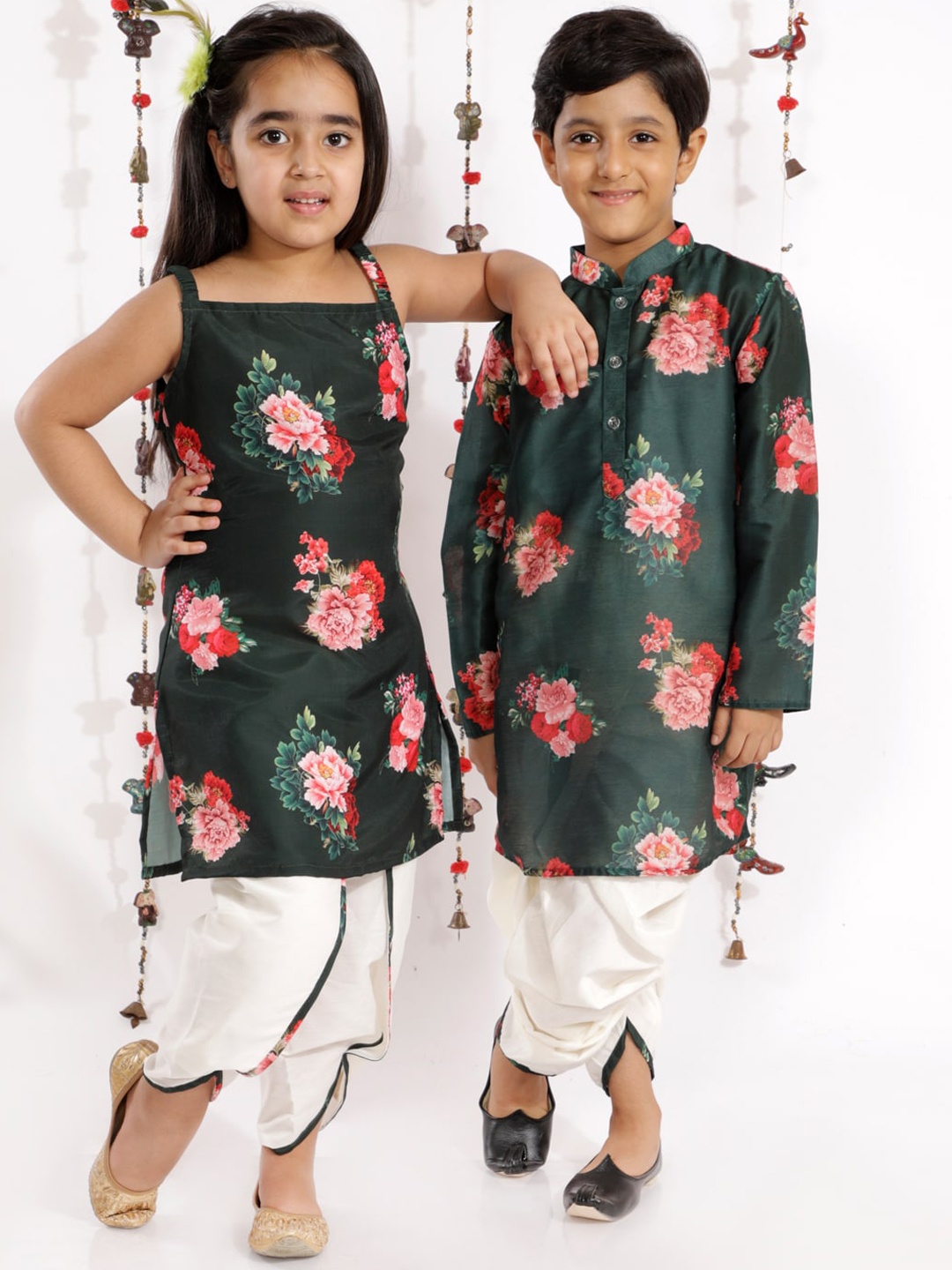 

VASTRAMAY Girls Floral Printed Shoulder Straps Kurta With Dhoti Pants, Green