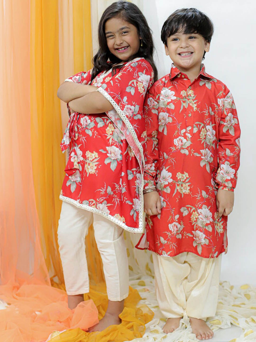 

VASTRAMAY Girls Floral Printed Mirror Work Kurta With Trousers, Red