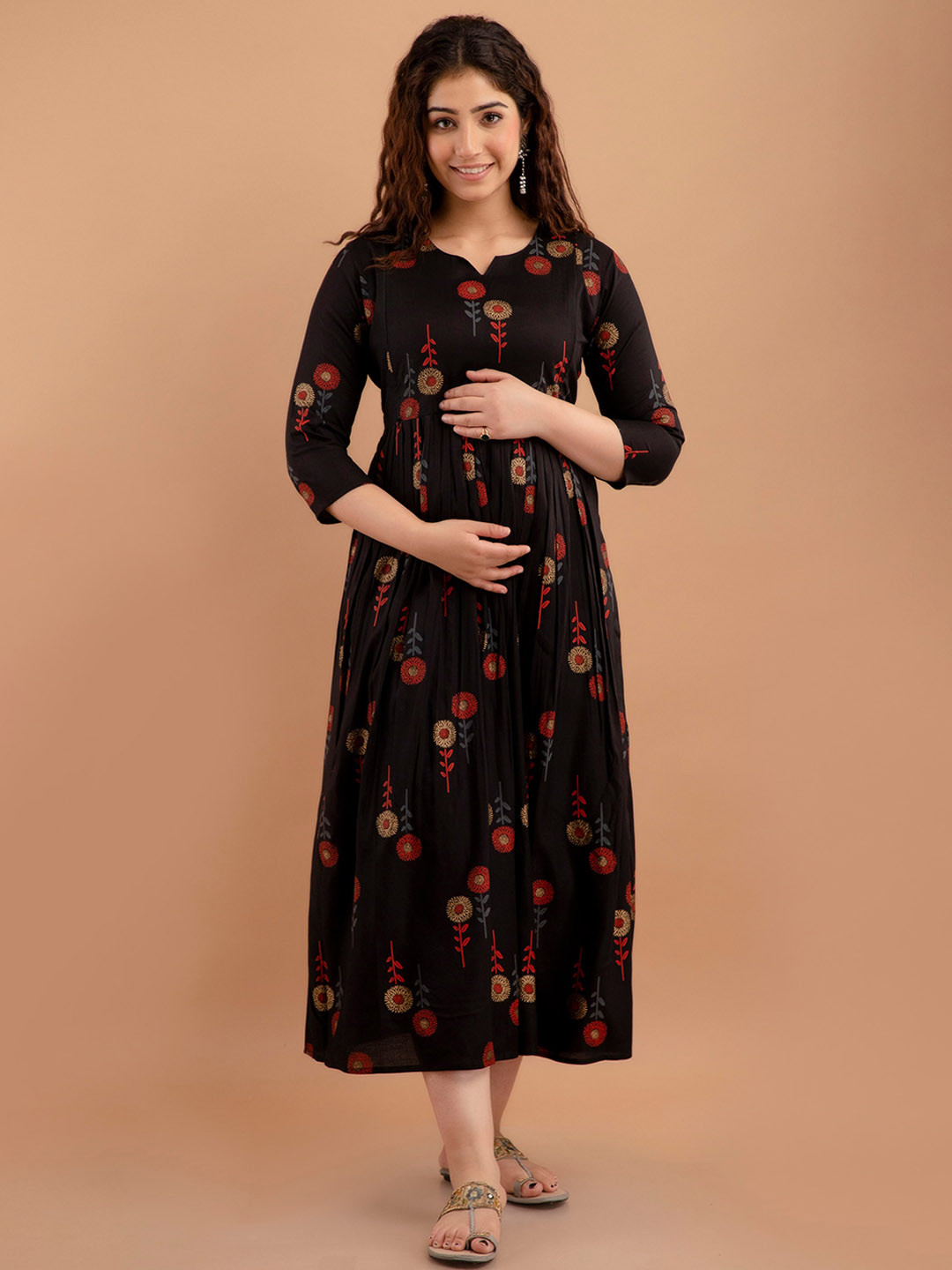 

PURSHOTTAM WALA Round Neck Floral printed Maternity Anarkali Kurta, Black