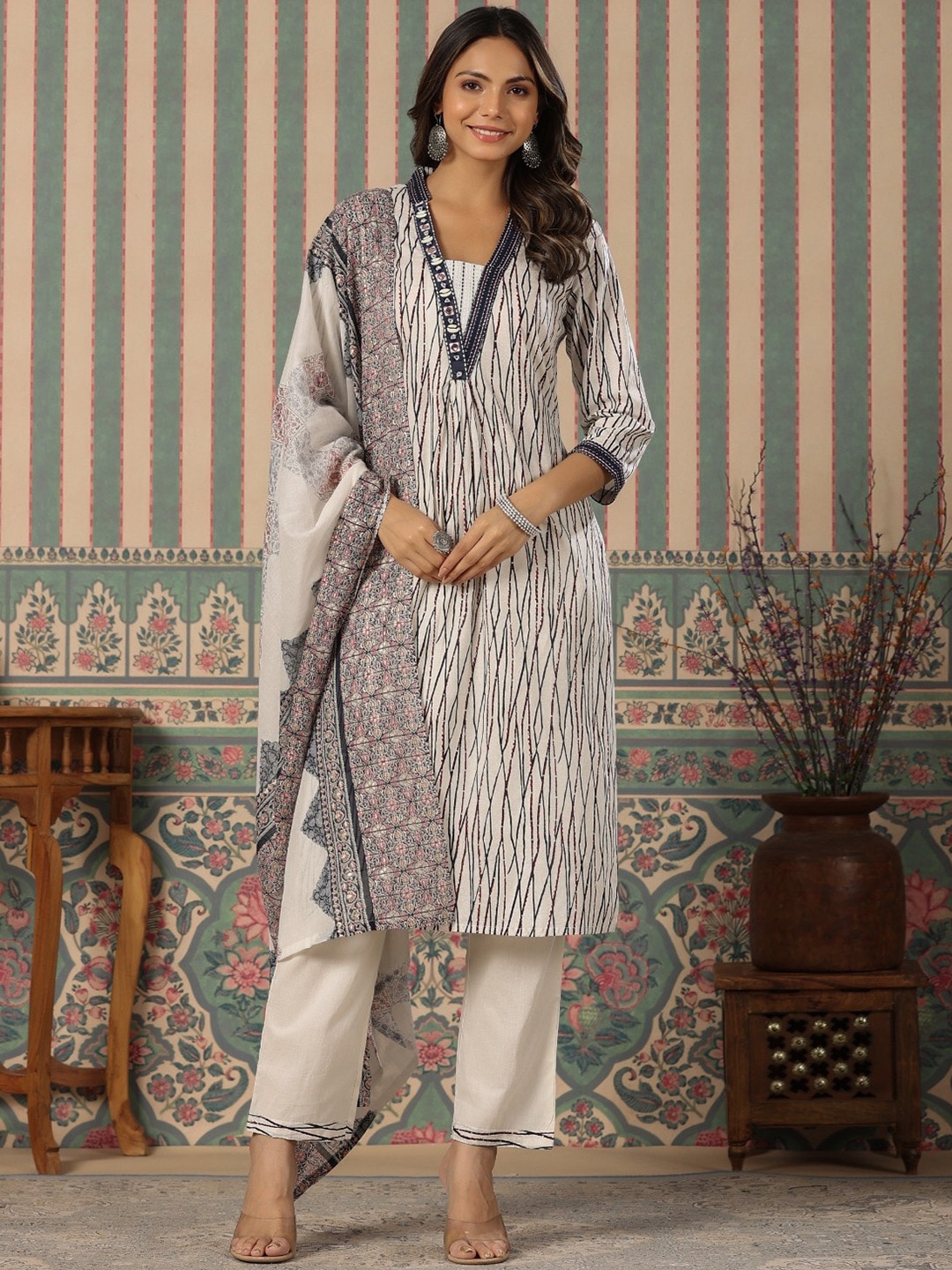 

INDYES Abstract Printed High Slit Thread Work Pure Cotton Kurta With Trousers & Dupatta, White