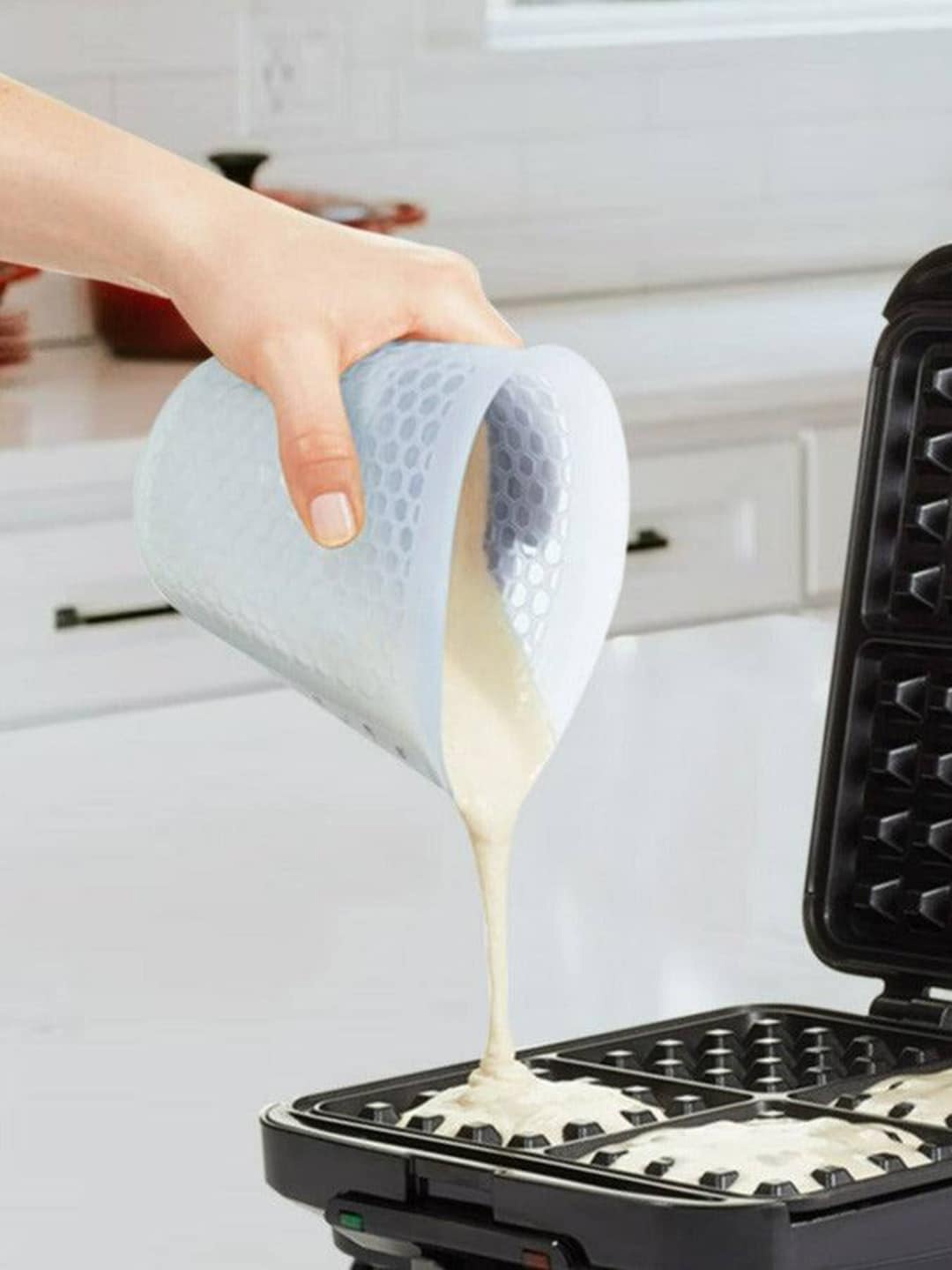 

OXO White Good Grips Squeeze & Pour Silicone Measuring Cup-500ml
