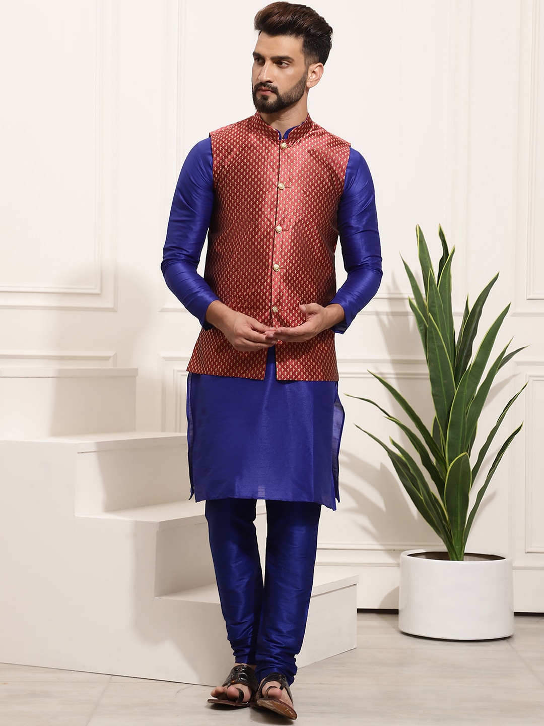 

SOJANYA Mandarin Collar Kurta With Churidar, Blue