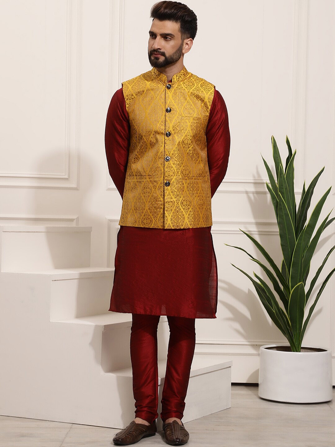 

SOJANYA Band Collar Straight Kurta & Churidar with Nehru Jacket, Maroon