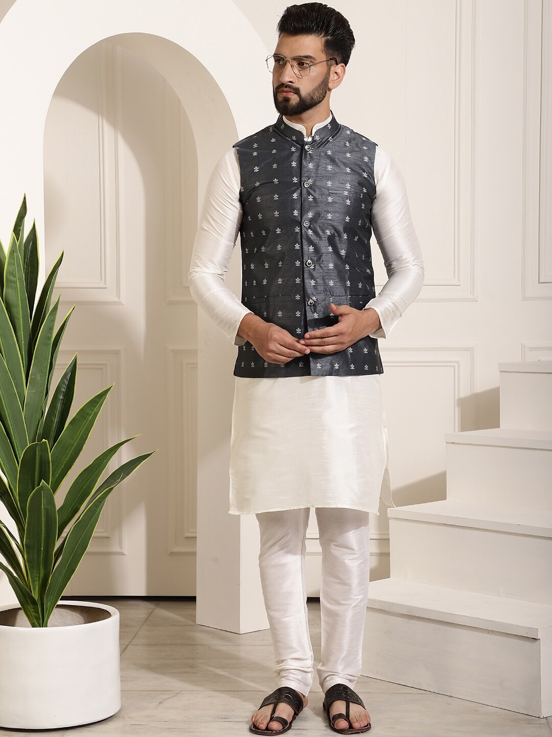 

SOJANYA Mandarin Collar Regular Kurta & Churidar With Nehru Jacket, Cream