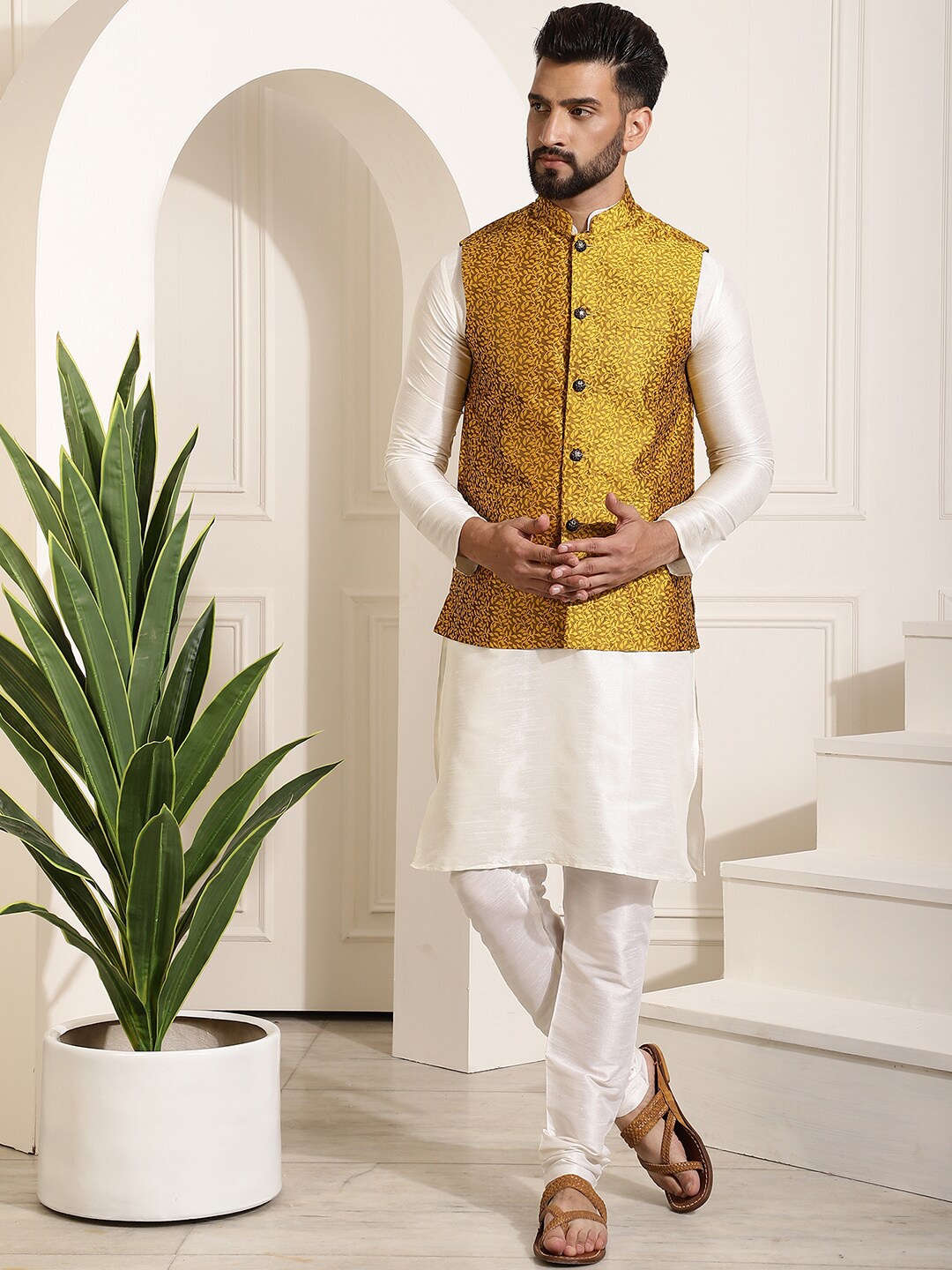 

SOJANYA Mandarin Collar Regular Kurta & Churidar With Nehru Jacket, Cream