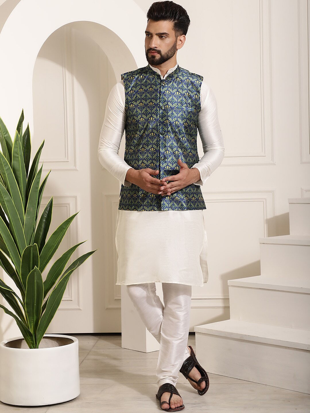 

SOJANYA Band Collar Regular Kurta With Churidar& Nehru Jacket, Cream