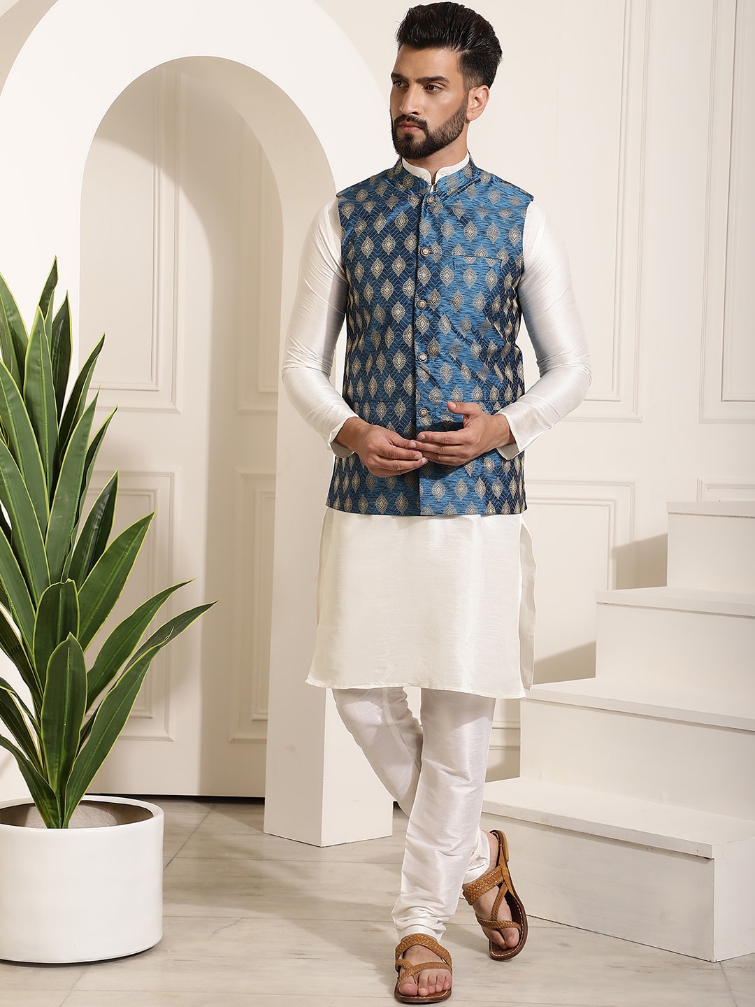 

SOJANYA Band Collar Regular Kurta With Churidar& Nehru Jacket, Cream