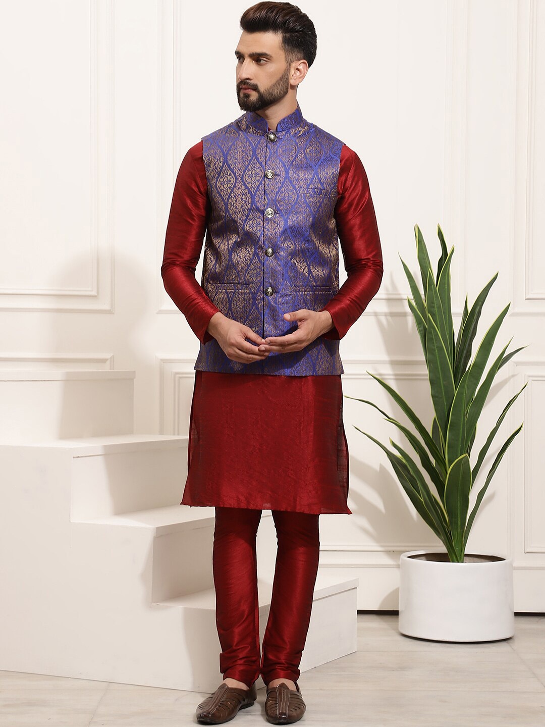 

SOJANYA Band Collar Straight Kurta & Churidar with Nehru Jacket, Maroon