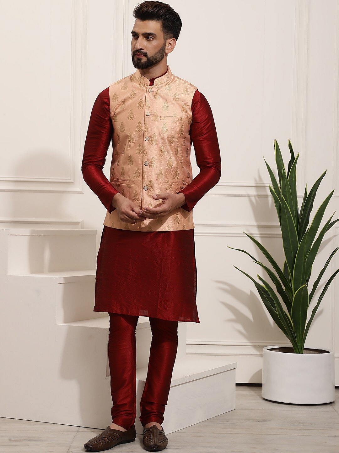 

SOJANYA Band Collar Regular Kurta & Churidar with Nehru Jacket, Maroon