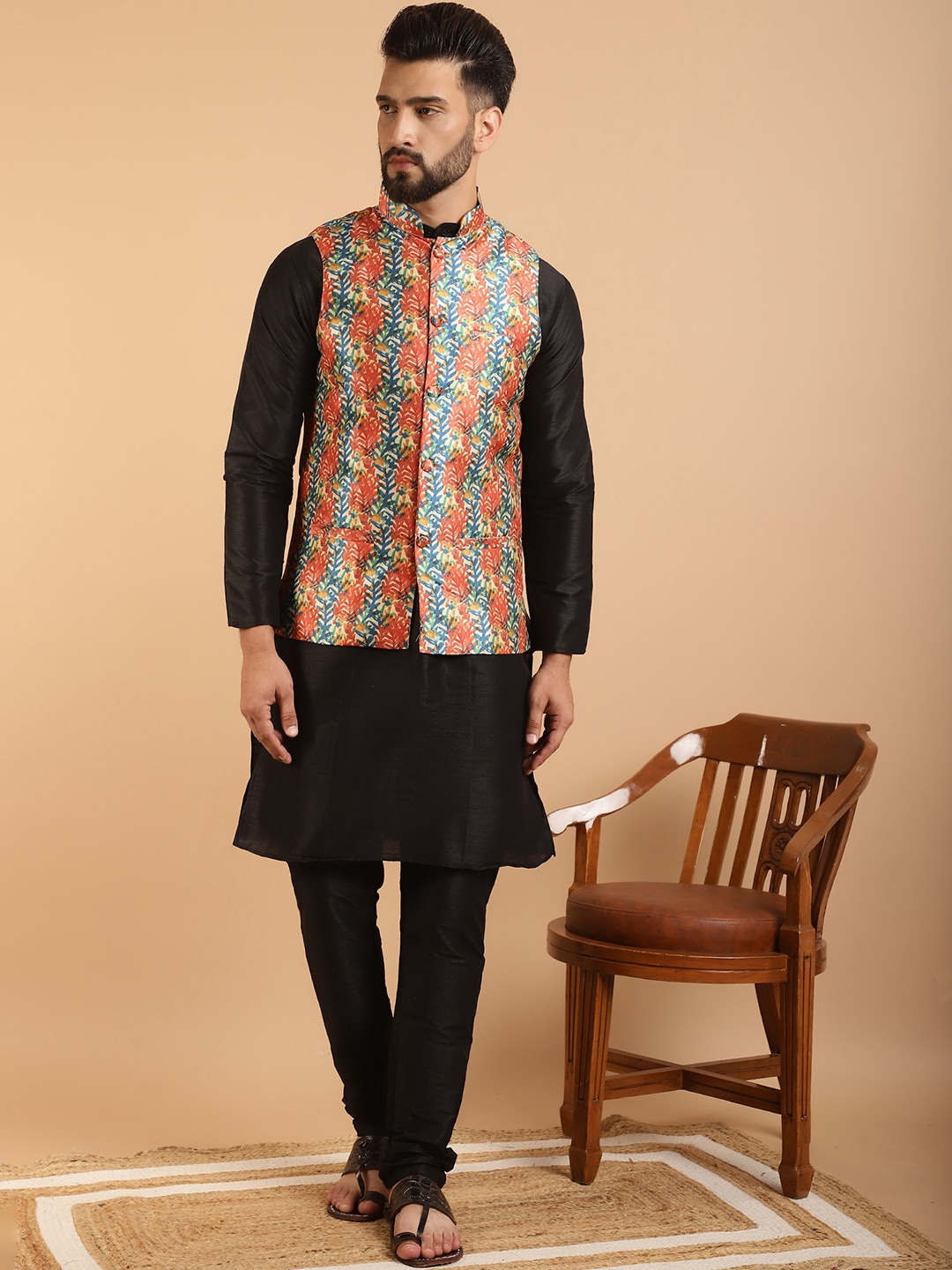 

SOJANYA Band Collar Straight Kurta with Churidar & Nehru jacket, Black