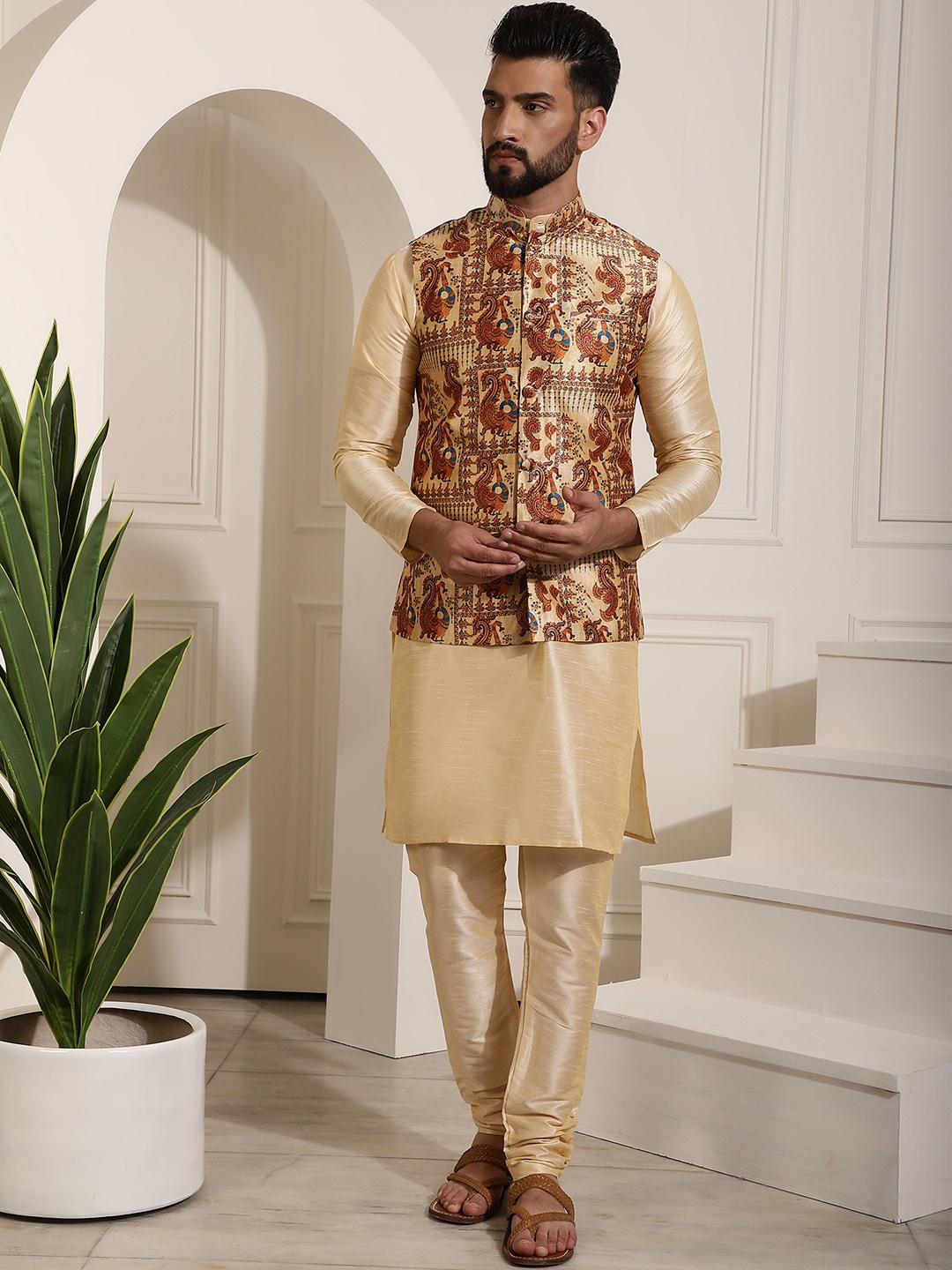 

SOJANYA Band Collar Straight Kurta with Churidar & Nehru jacket, Gold