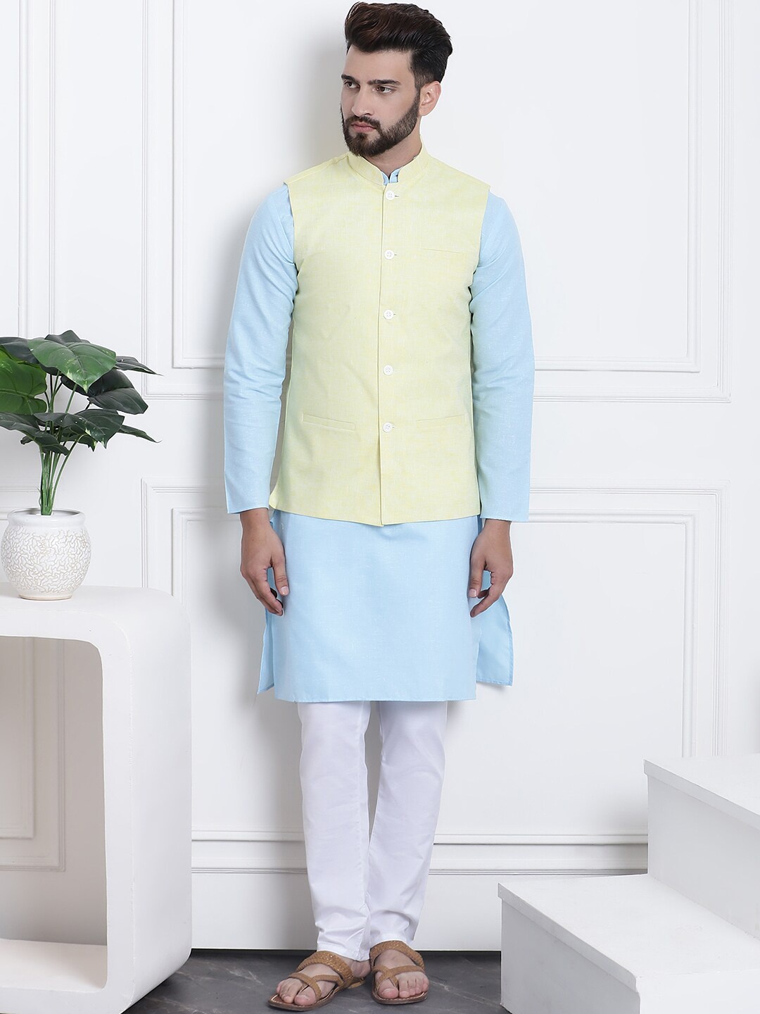 

SOJANYA Band Collar Straight Kurta & Pyjamas with Nehru Jacket, Blue