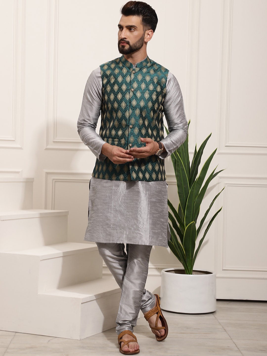 

SOJANYA Band Collar Straight Kurta & Churidar with Nehru Jacket, Grey