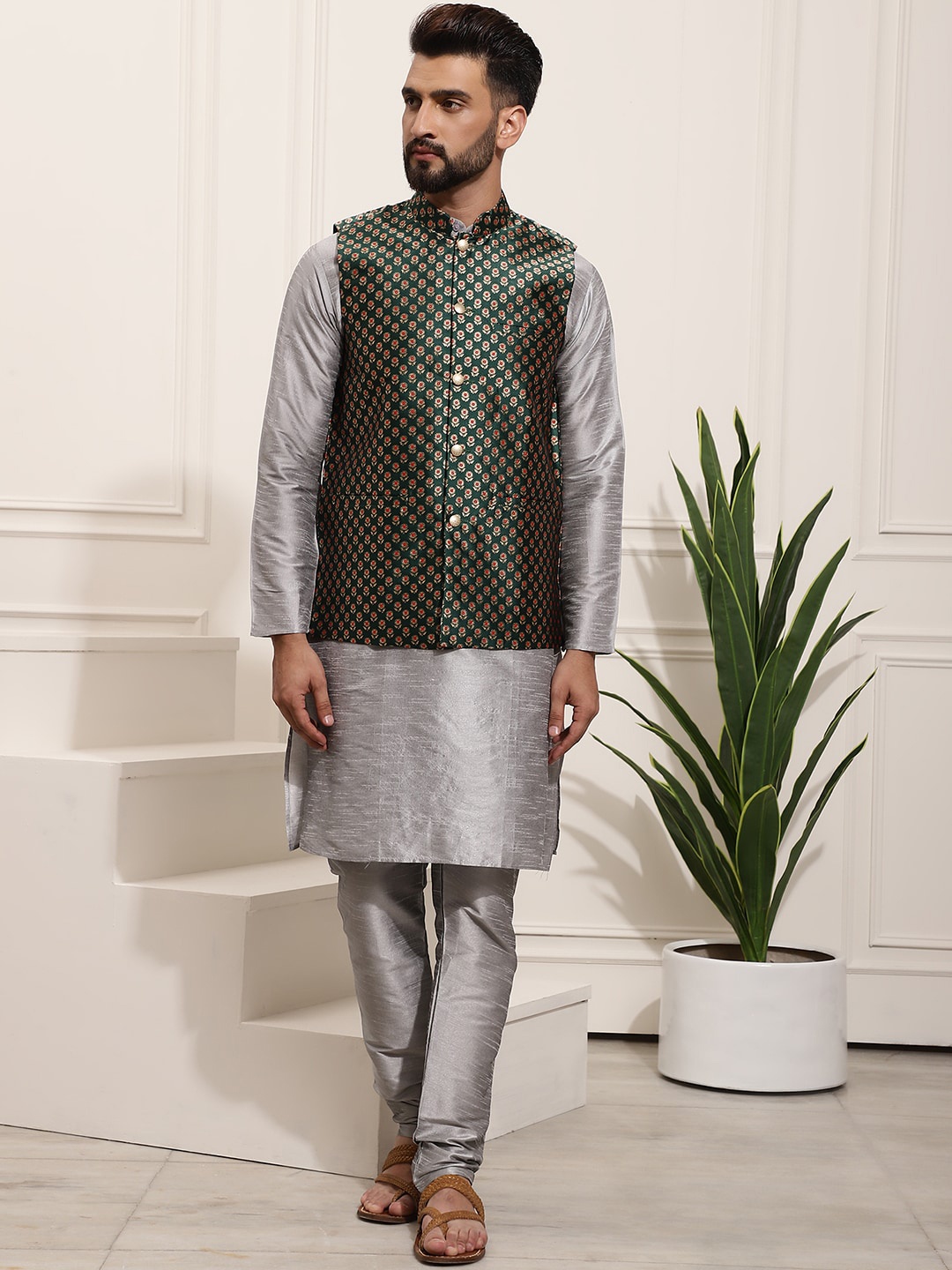 

SOJANYA Band Collar Straight Kurta & Churidar with Nehru Jacket, Grey