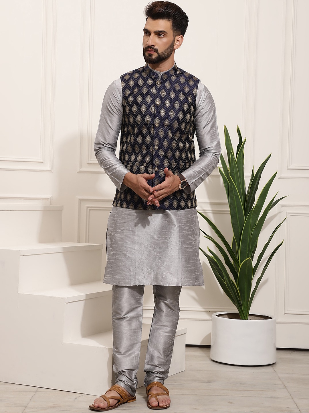 

SOJANYA Band Collar Straight Kurta & Churidar with Nehru Jacket, Grey