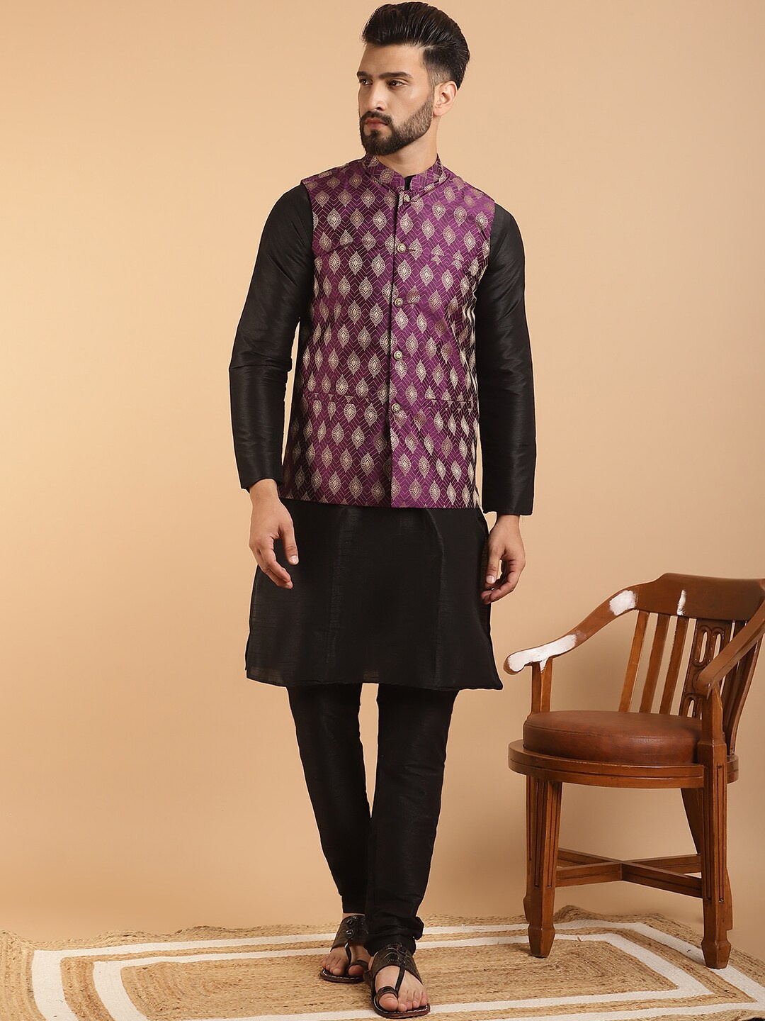 

SOJANYA Mandarin Collar Regular Kurta & Churidar With Nehru Jacket, Black