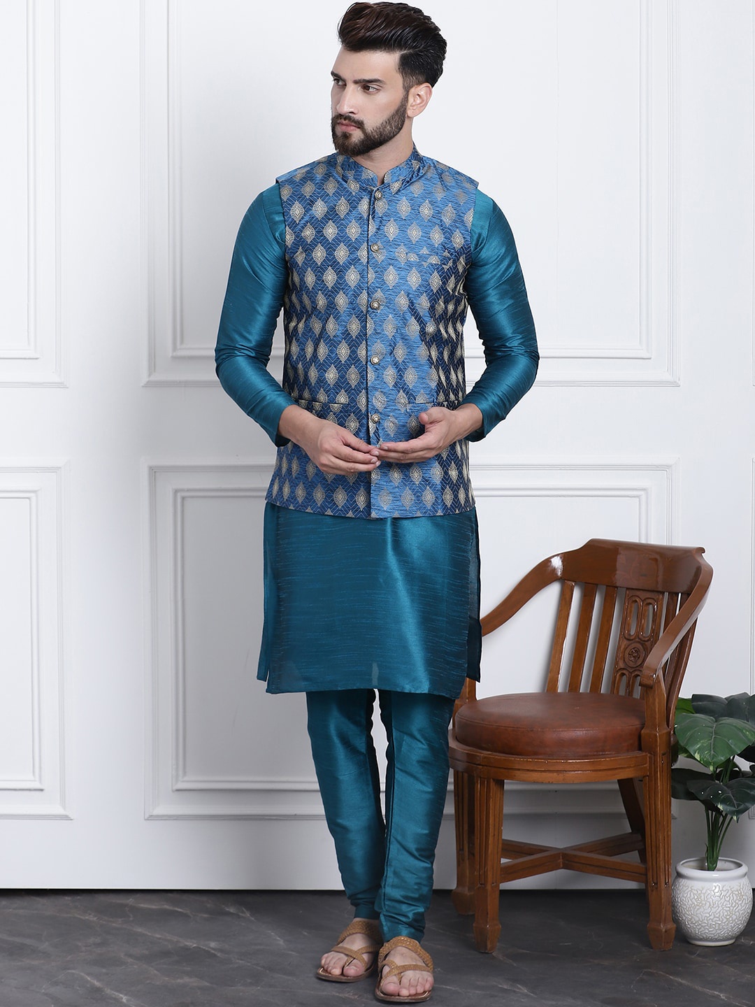 

SOJANYA Mandarin Collar Regular Kurta & Churidar With Nehru Jacket, Teal