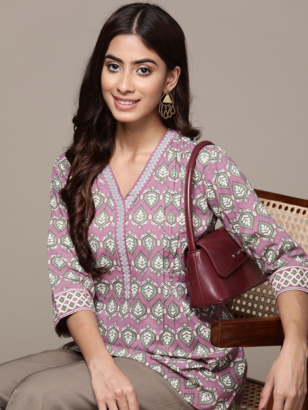 

Anubhutee Ethnic Motifs Printed V-Neck Pure Cotton Pleated Kurti, Mauve